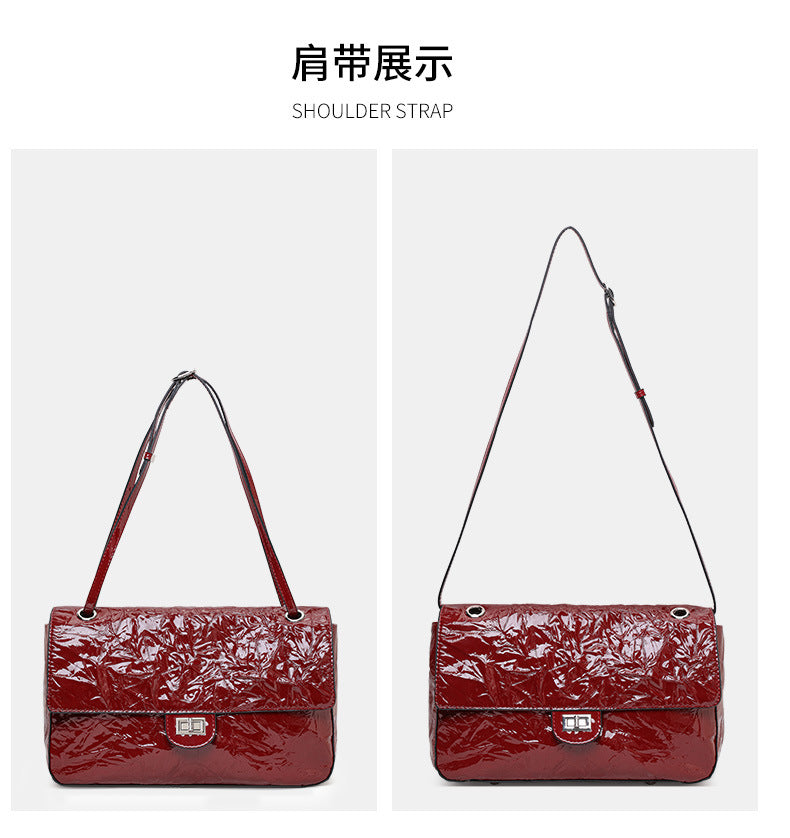 The Statement Flap Bag, close-up of the leather strap