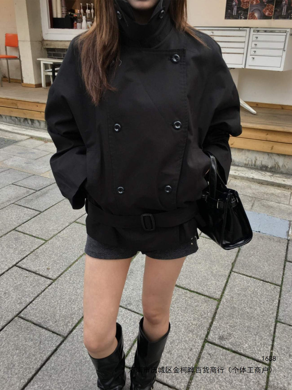 The Mini Trench in black