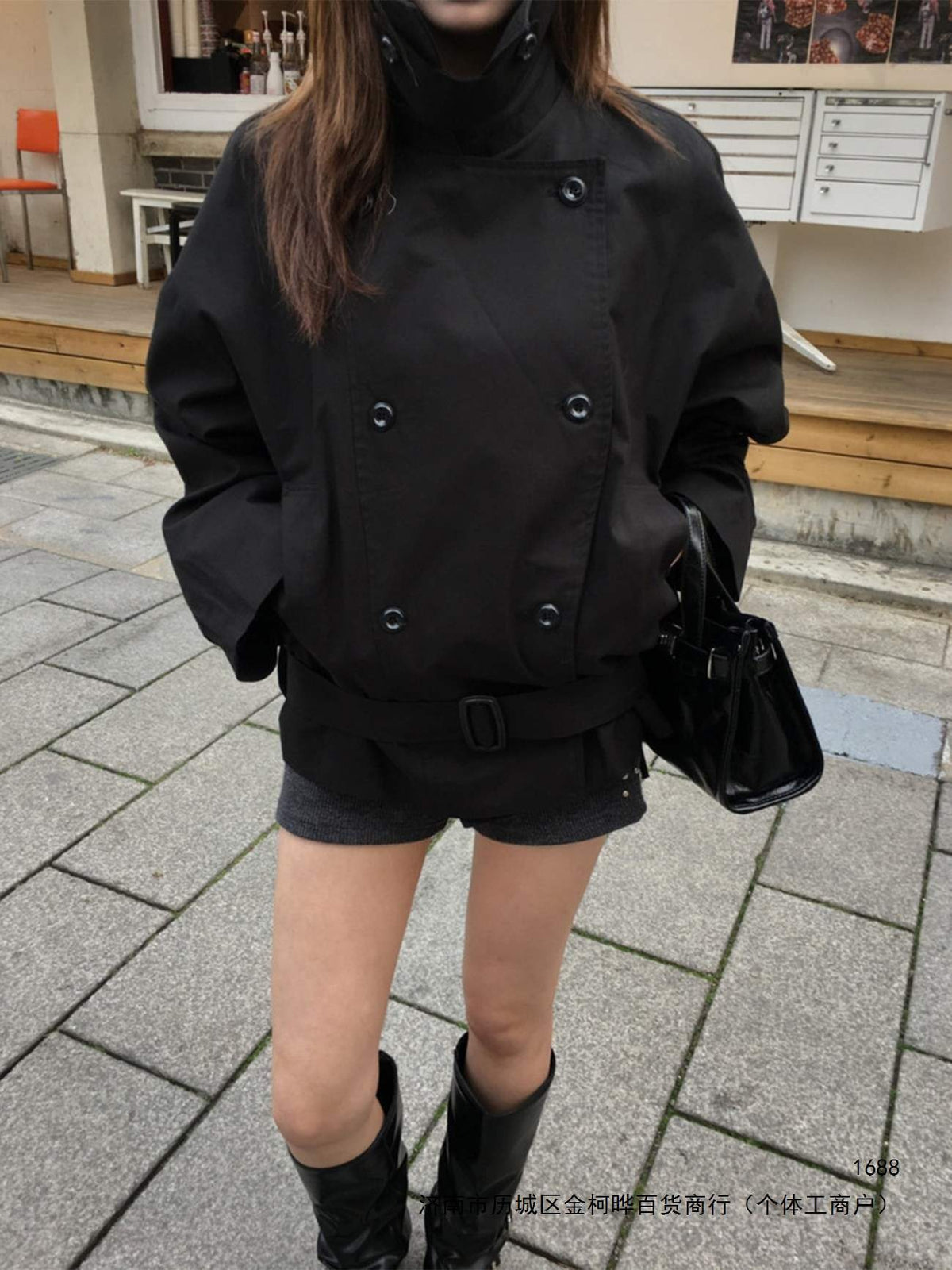 The Mini Trench in black