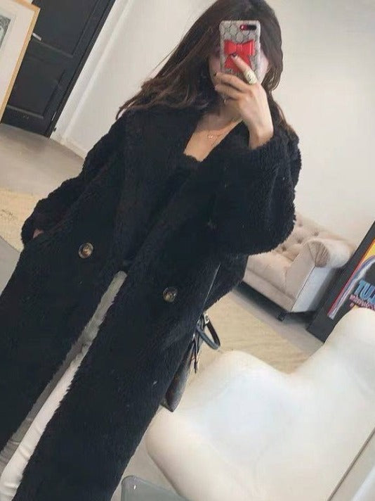 The Long Teddy Coat in black