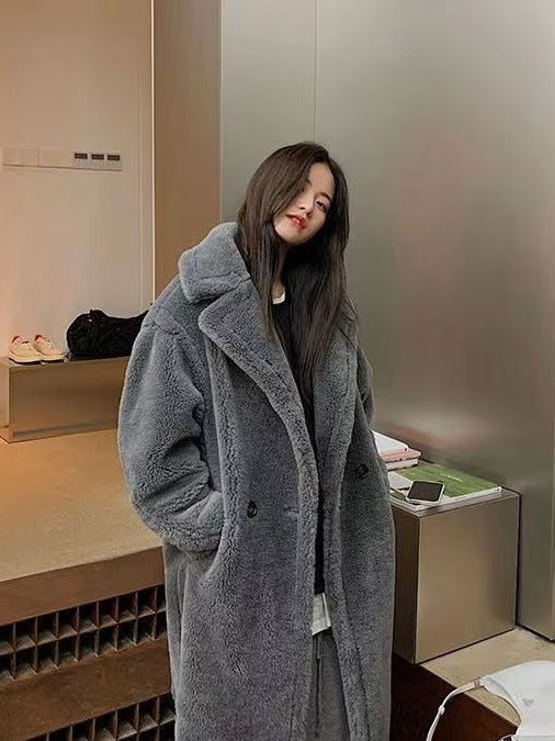 The Long Teddy Coat in grey
